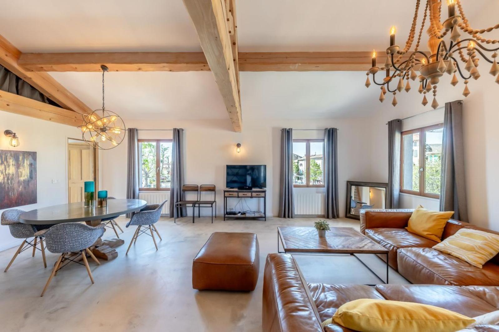 Olive- Vaste Appartement Donnant Sur La Sorgue L'Isle-sur-la-Sorgue Bagian luar foto