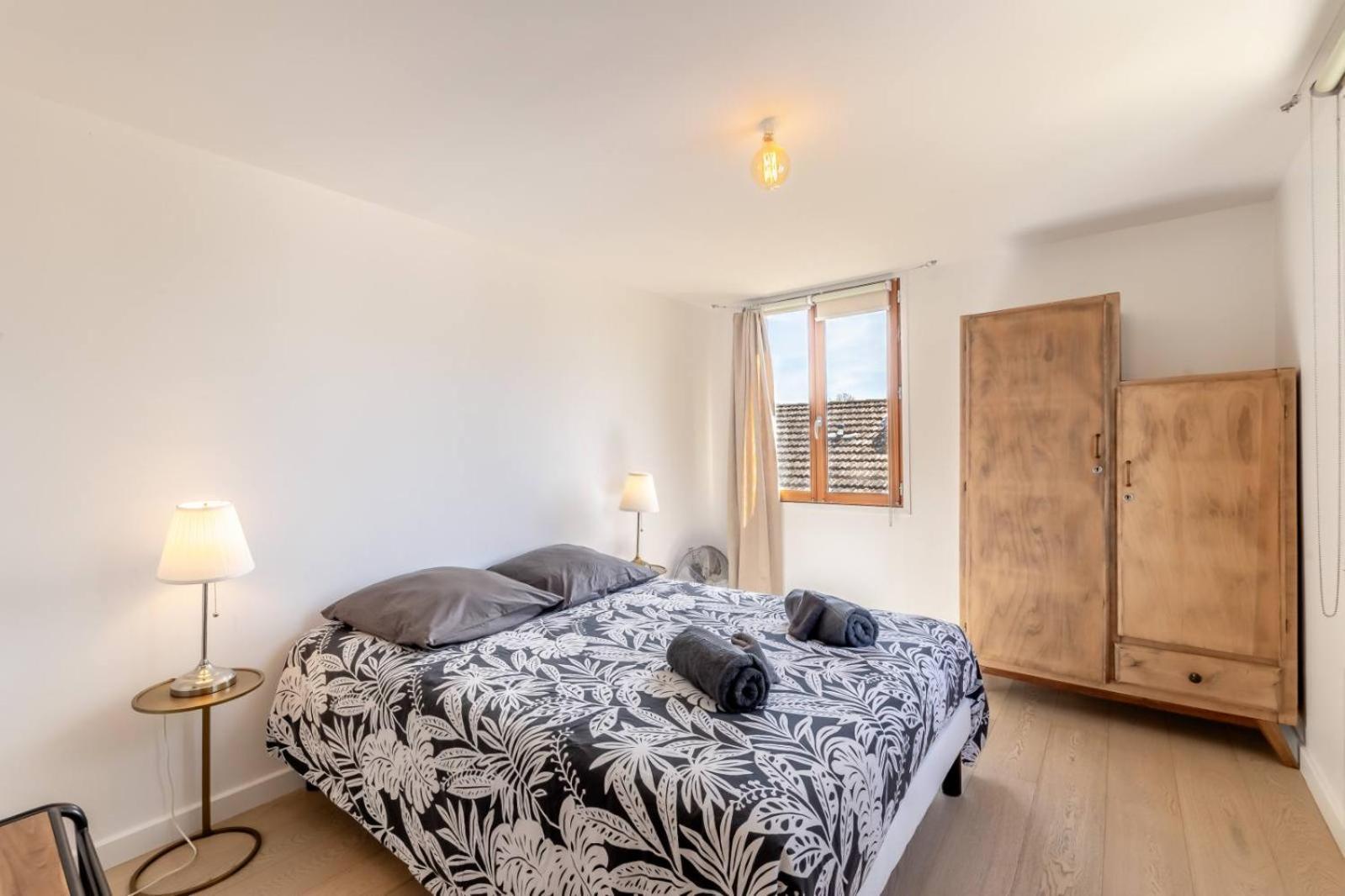 Olive- Vaste Appartement Donnant Sur La Sorgue L'Isle-sur-la-Sorgue Bagian luar foto