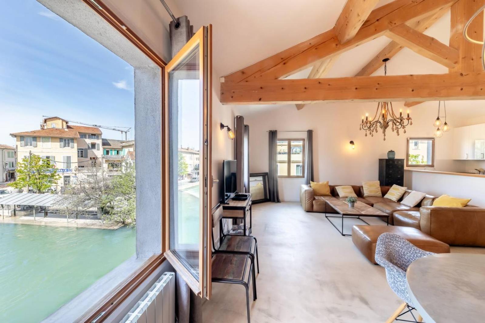 Olive- Vaste Appartement Donnant Sur La Sorgue L'Isle-sur-la-Sorgue Bagian luar foto
